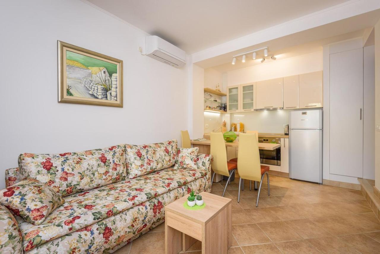Apartment Jadranka With Sea View In Rogotin Kültér fotó