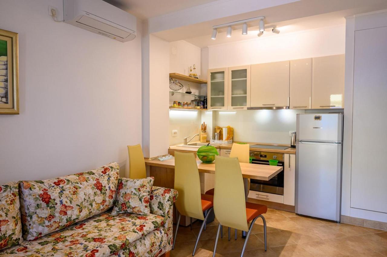 Apartment Jadranka With Sea View In Rogotin Kültér fotó
