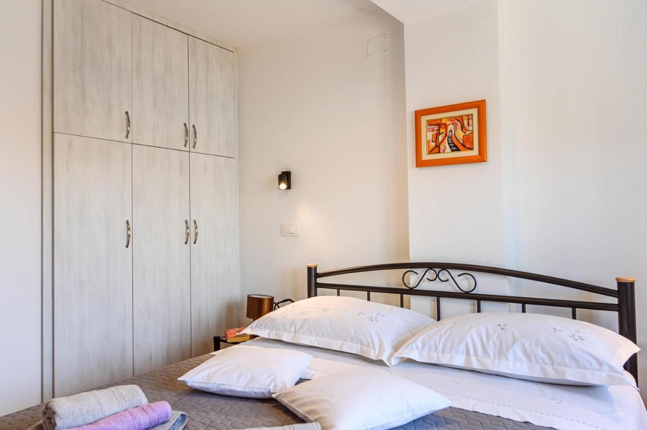 Apartment Jadranka With Sea View In Rogotin Kültér fotó