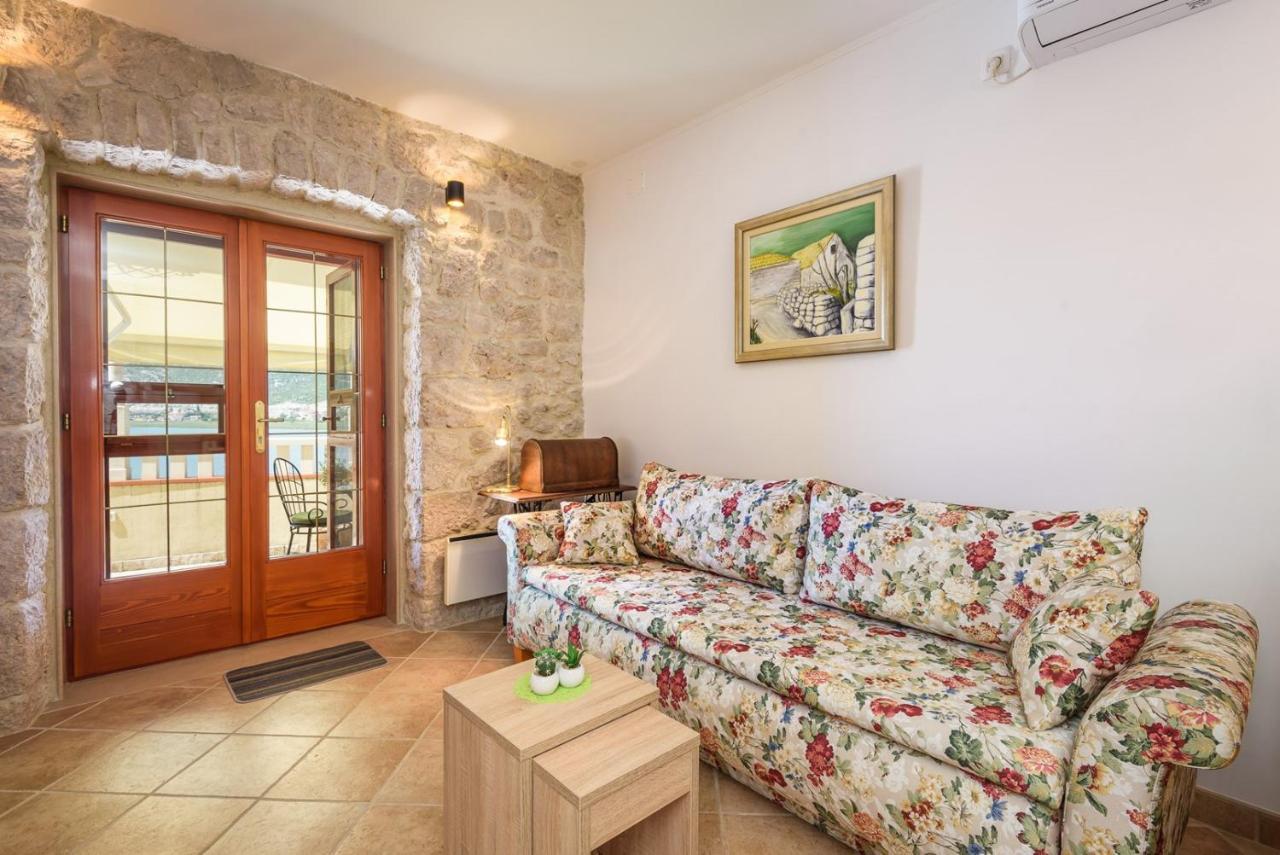 Apartment Jadranka With Sea View In Rogotin Kültér fotó